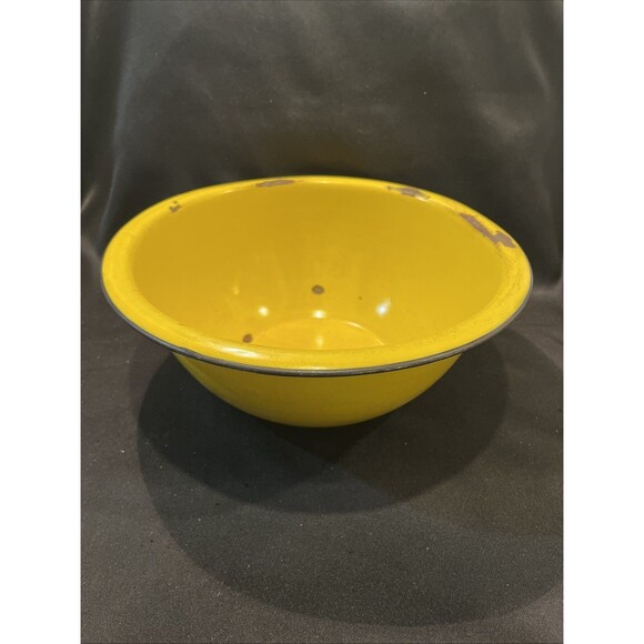 Antique Large Metal Enamel Mixing Bowl Canary Yellow with a Black Rim 11” X 4” - Picture 4 of 11